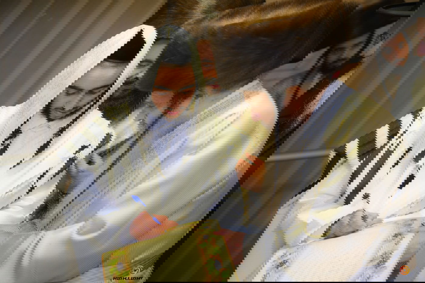 הרב הרוש חיתן נכד, רבנים פוליטיקאים וידוענים הופיעו