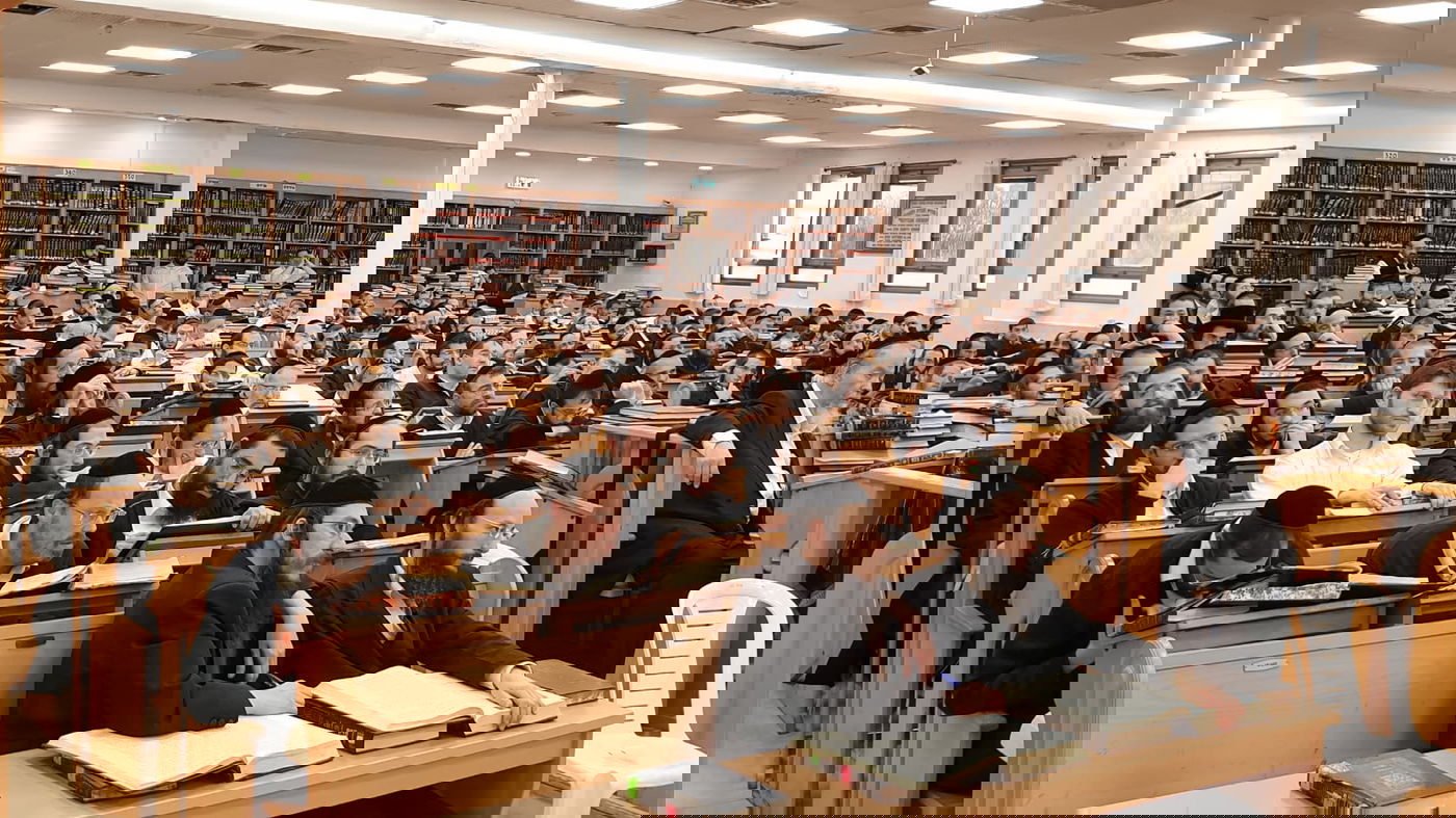 ראש הכולל הגר"א פכטר בדמעות: "חליתי, תתפללו עלי"