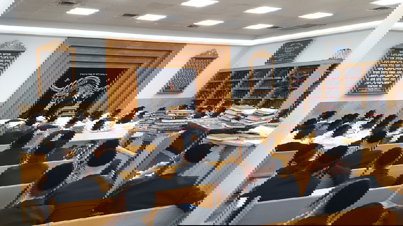 ראש הכולל הגר"א פכטר בדמעות: "חליתי, תתפללו עלי"