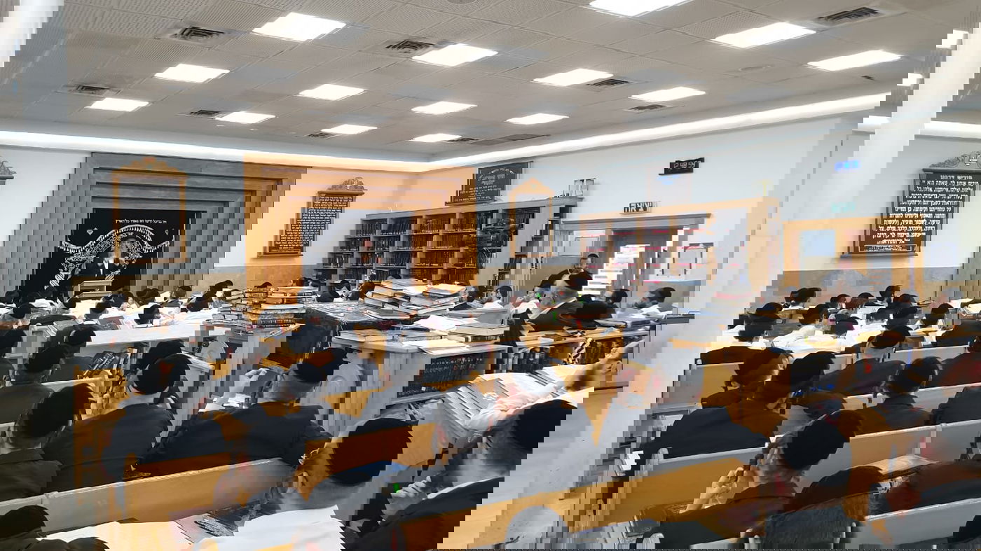 ראש הכולל הגר"א פכטר בדמעות: "חליתי, תתפללו עלי"