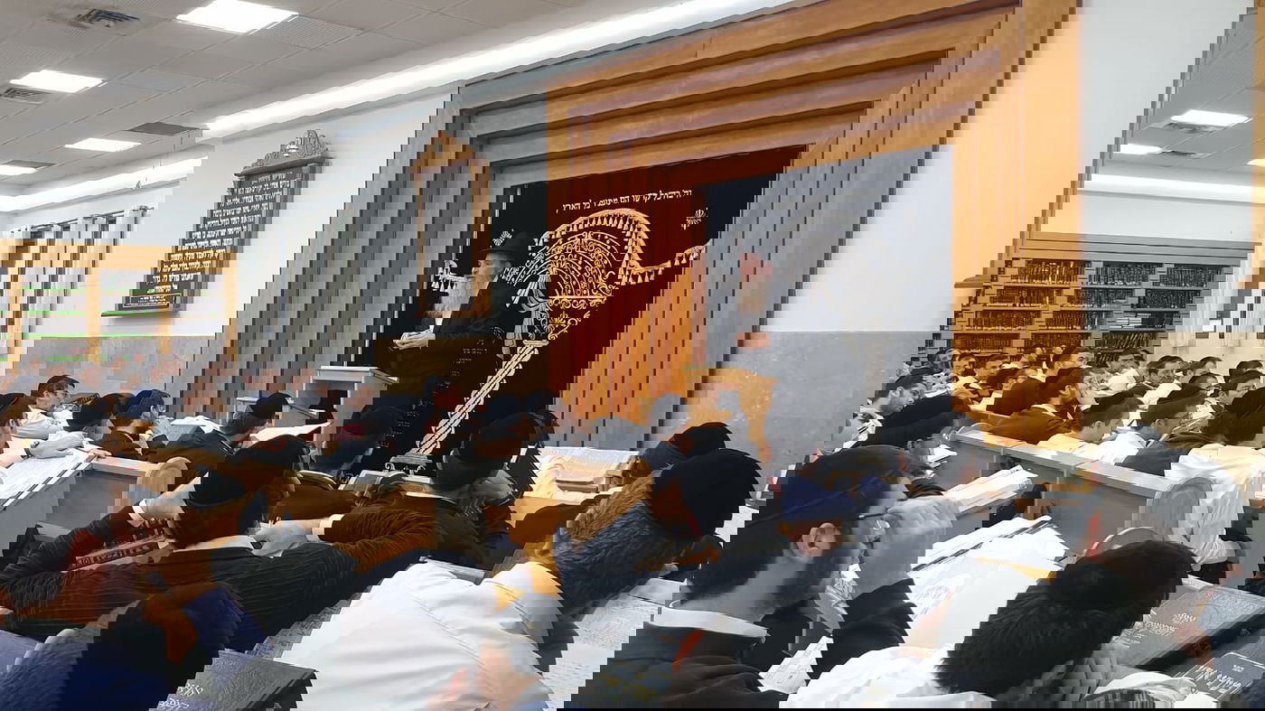 ראש הכולל הגר"א פכטר בדמעות: "חליתי, תתפללו עלי"