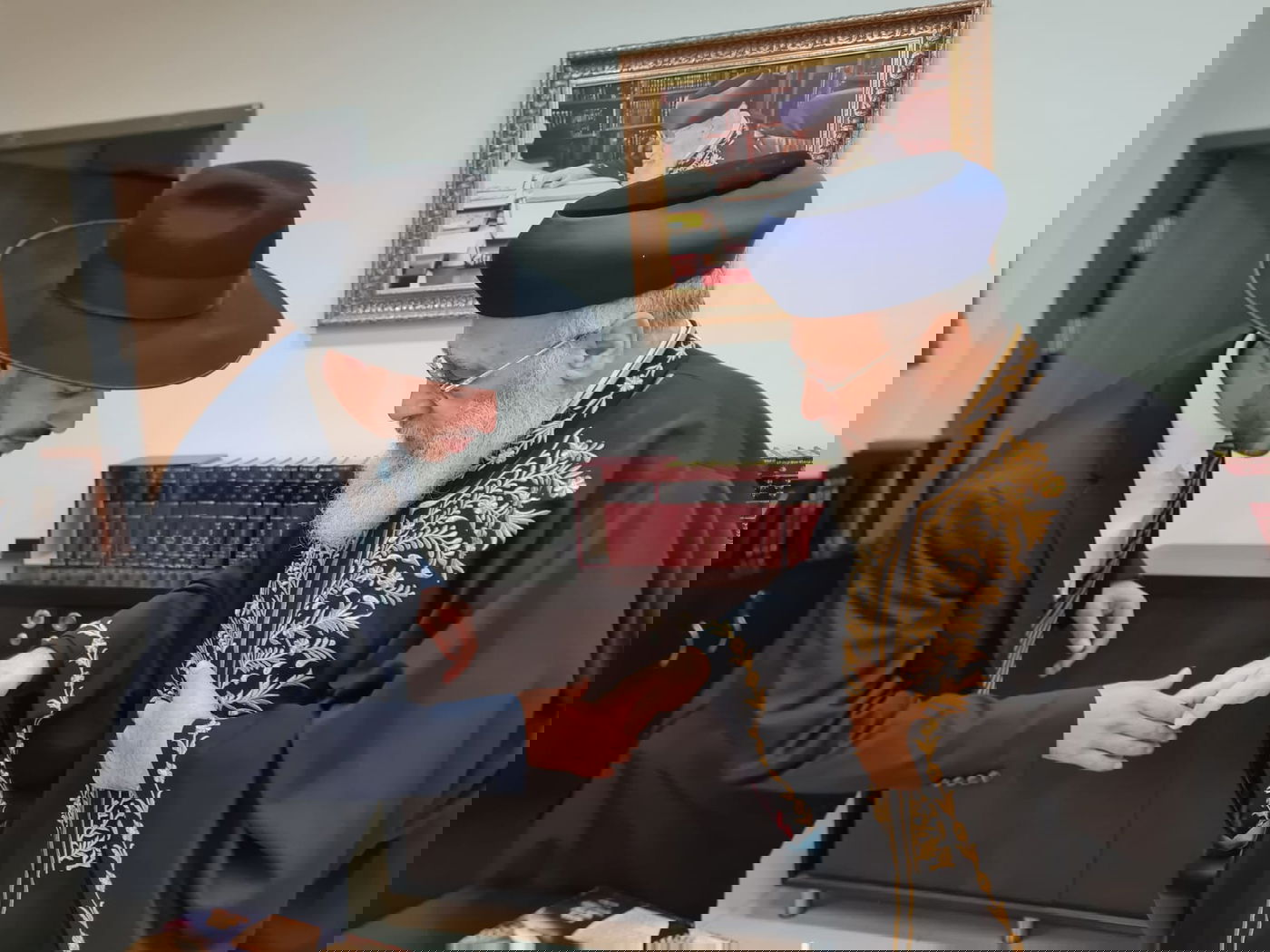 חברי הוועידה בהתייעצות