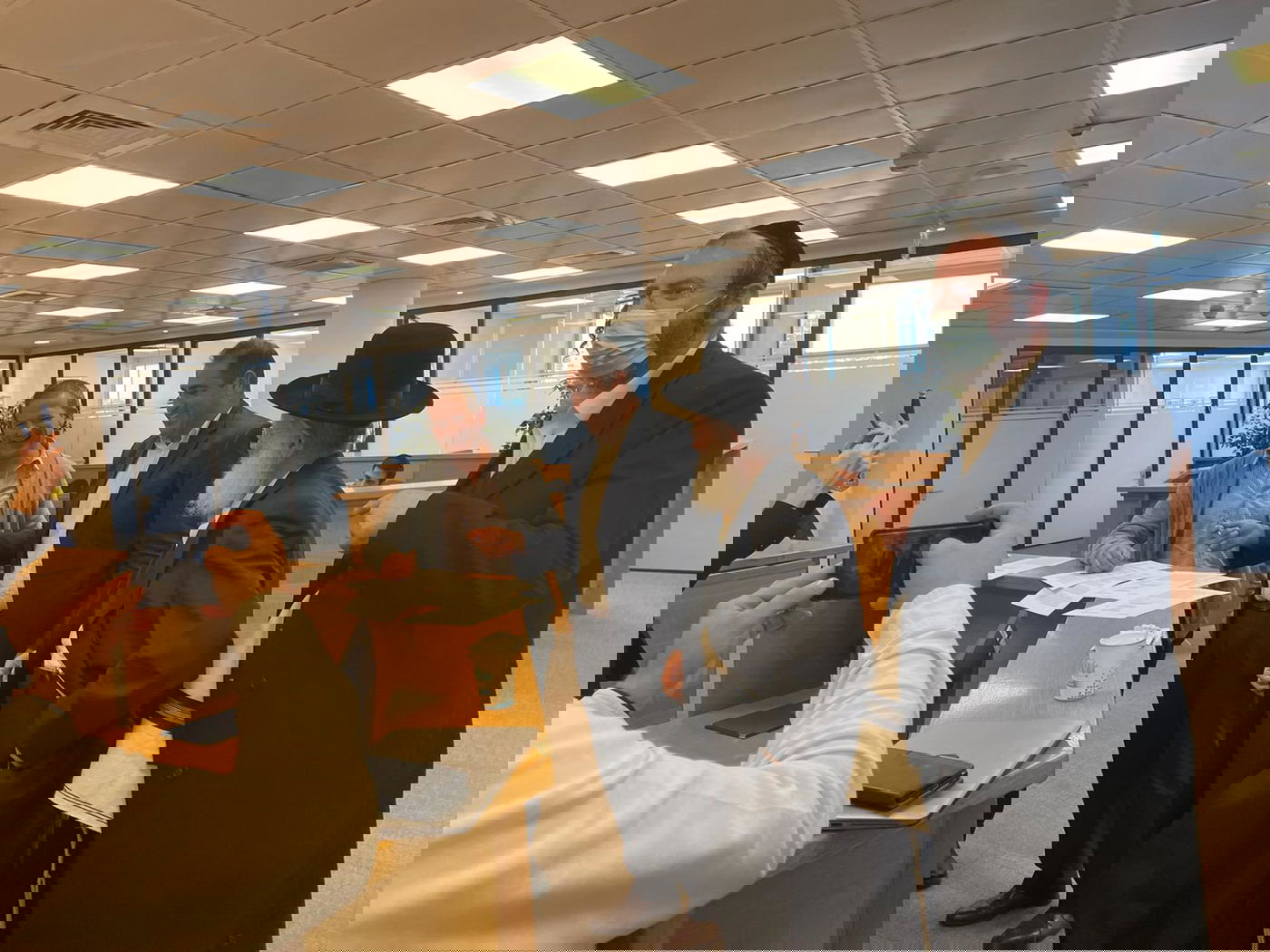 החיידר הליטאי יפנה את החצר לסמינר הספרדי; זה הפתרון