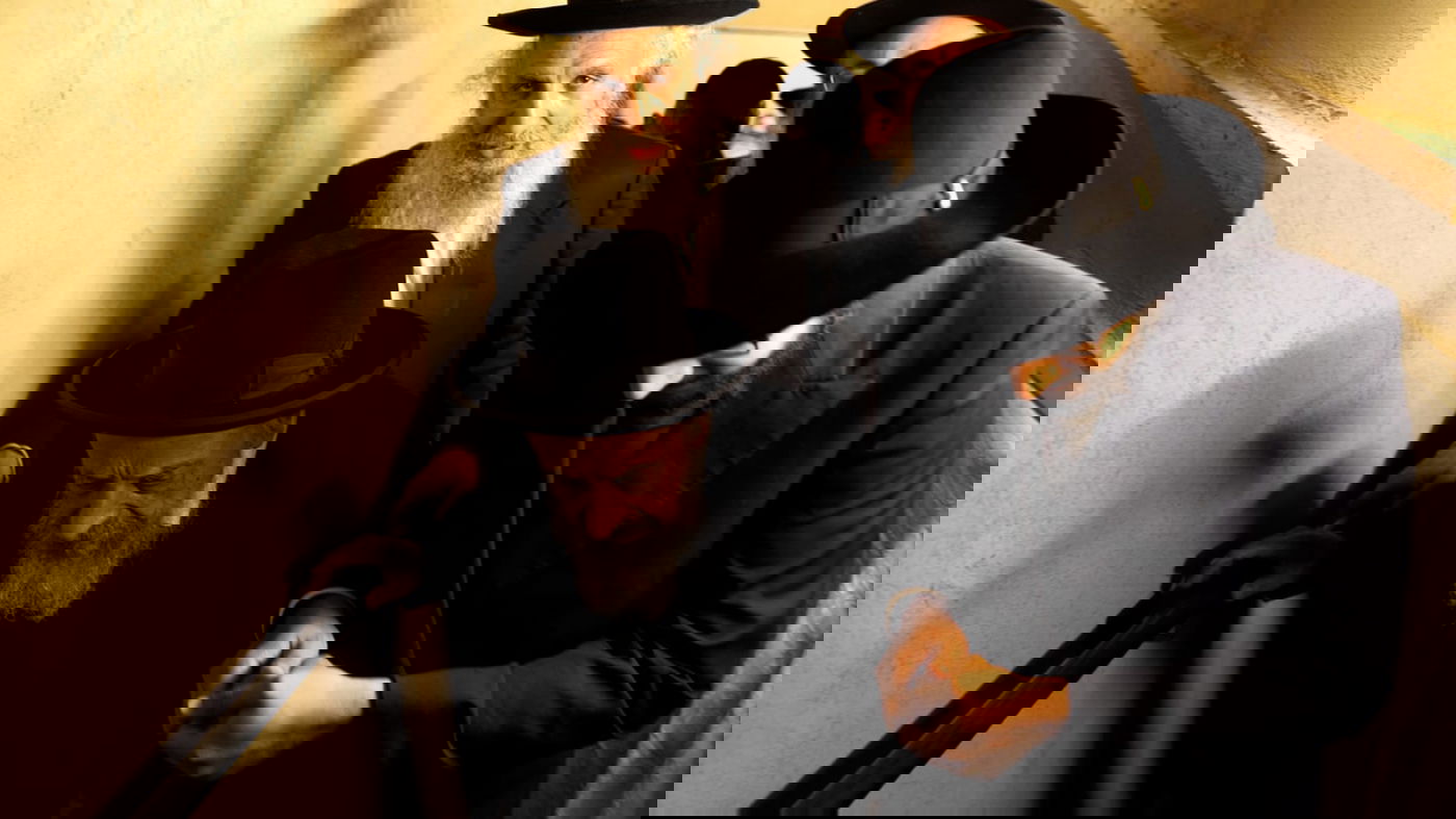 חבר המועצת בביקור במעונו של ה'ינוקא'