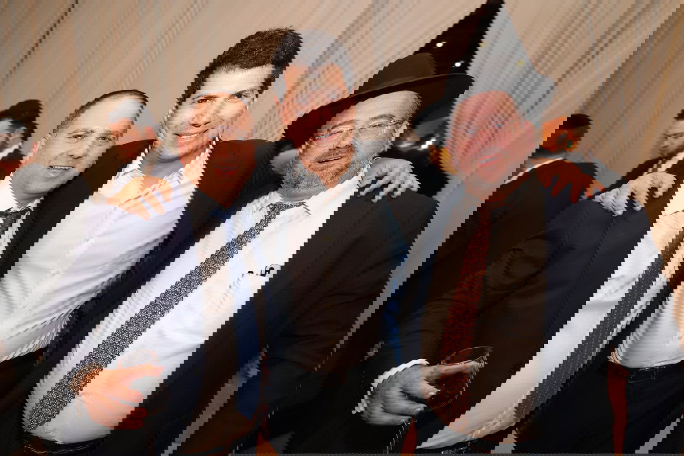 בן הרב התחתן עם בתו של יו"ר זק"א • צפו