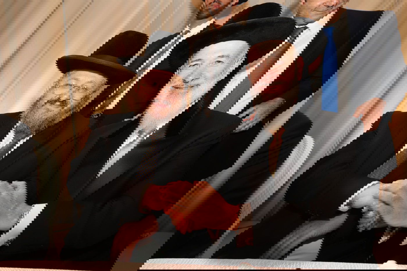 בן הרב התחתן עם בתו של יו"ר זק"א • צפו