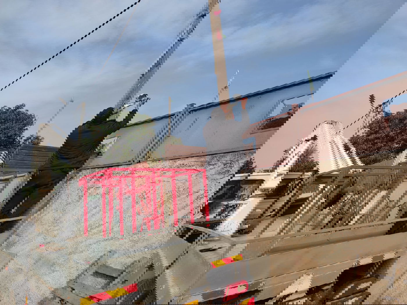 מסירים את מצלמות האבטחה