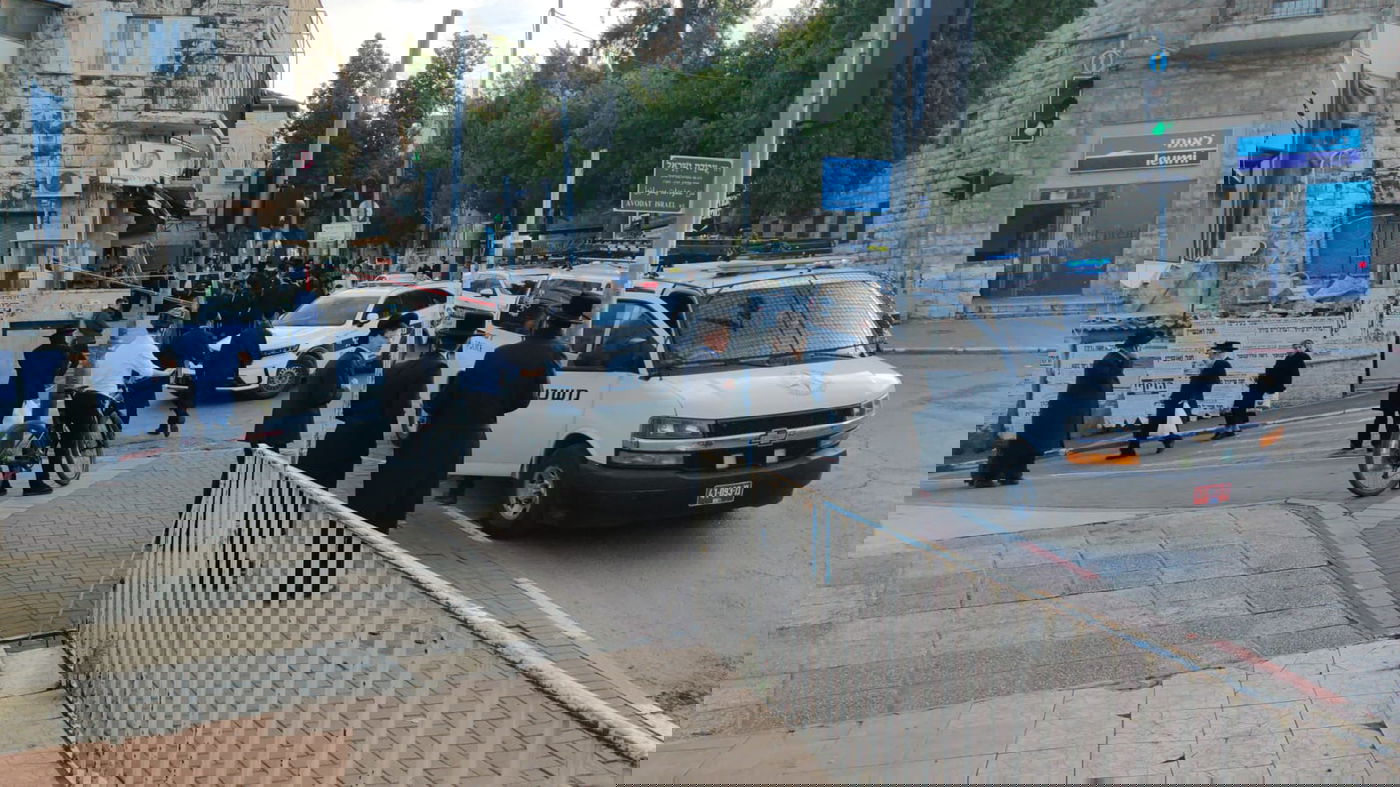 המאבק נגד חנויות הפלאפונים עולה מדרגה