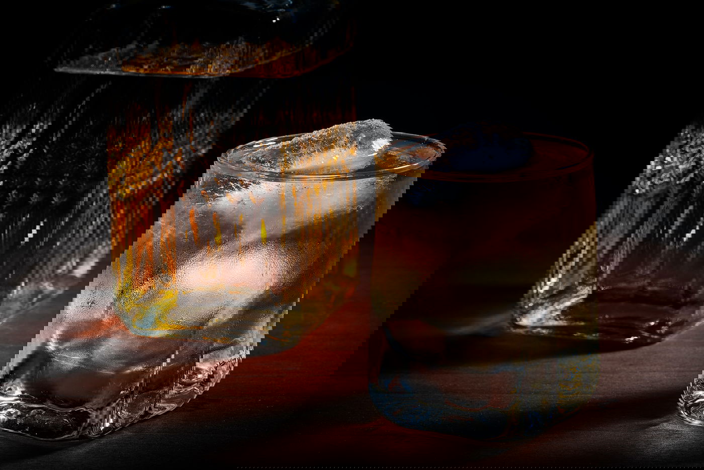 האם מותר לשים בשבת קוביות קרח בקנקן מים?