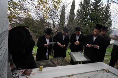 על קברי צדיקים בטורקיה