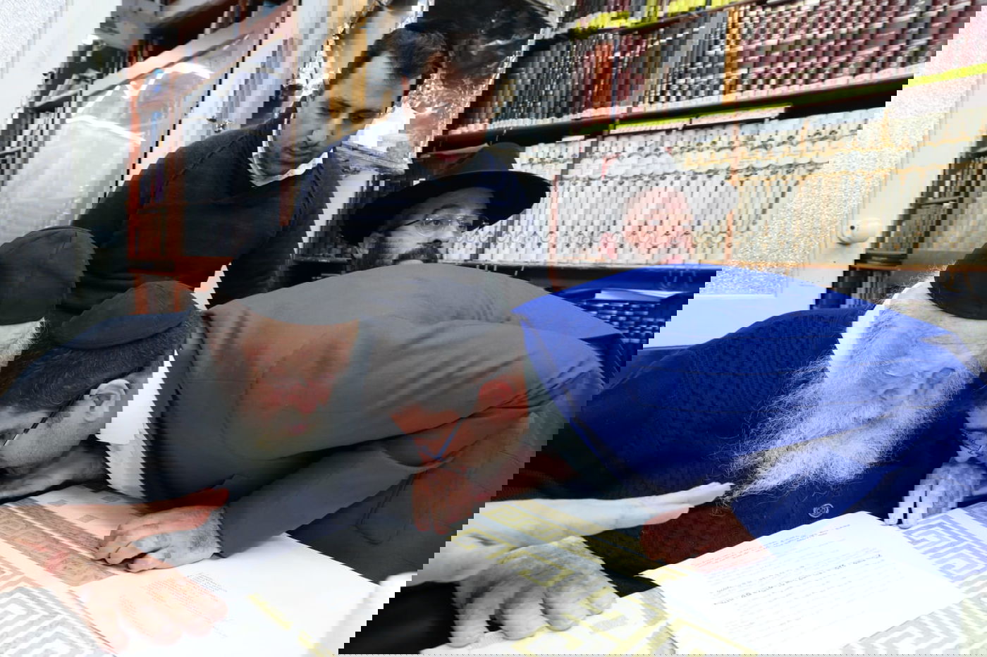 יוצא הריאליטי המתחזק יוסי עבדו בסיום מסכת בבית הגר"ח