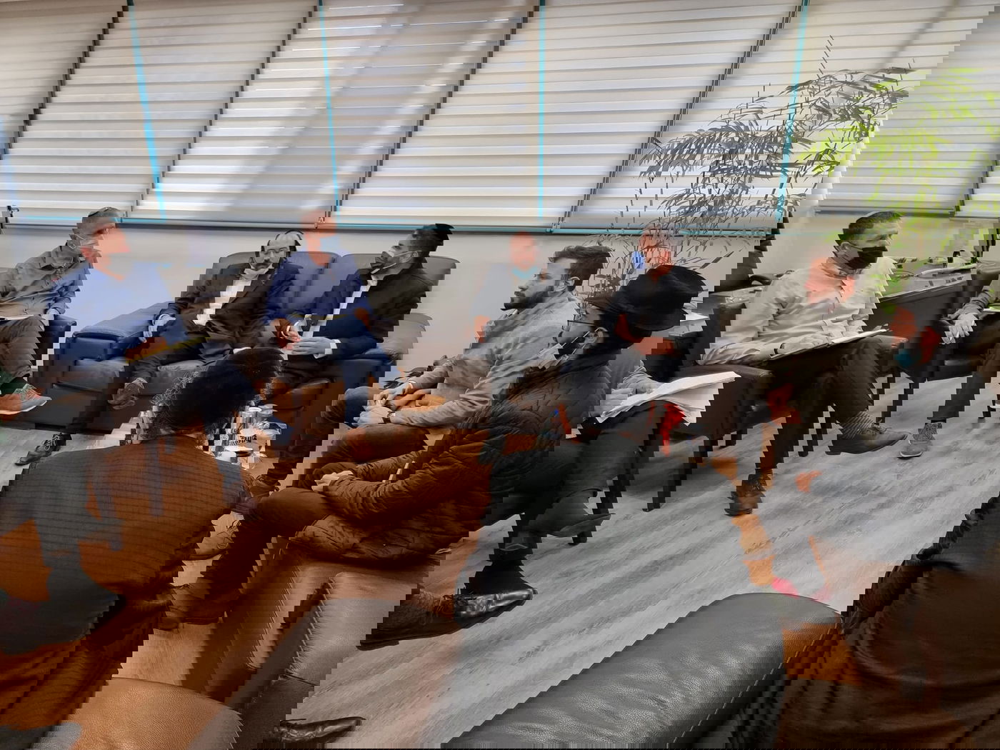 פרוייקטור מירון נועד עם משפחות הרוגי האסון