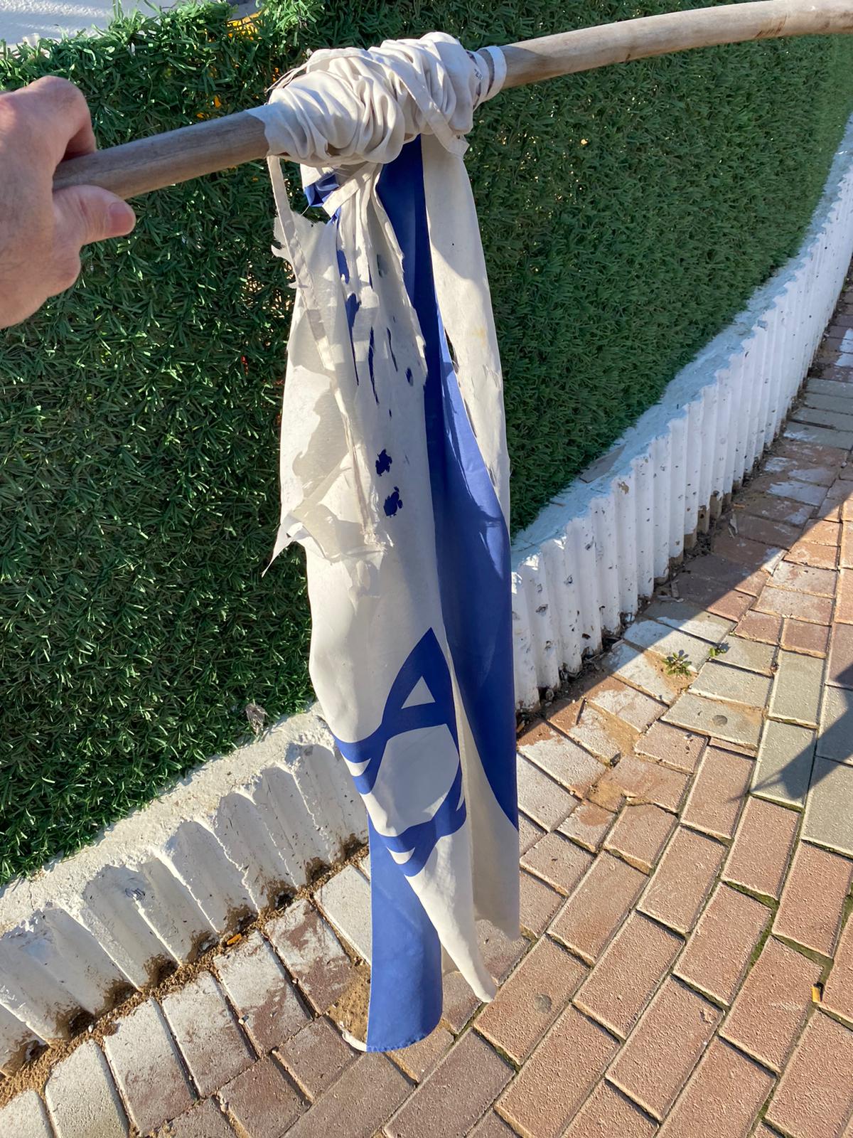 שדרות: בדואי השחית את דגל המדינה - ונעצר