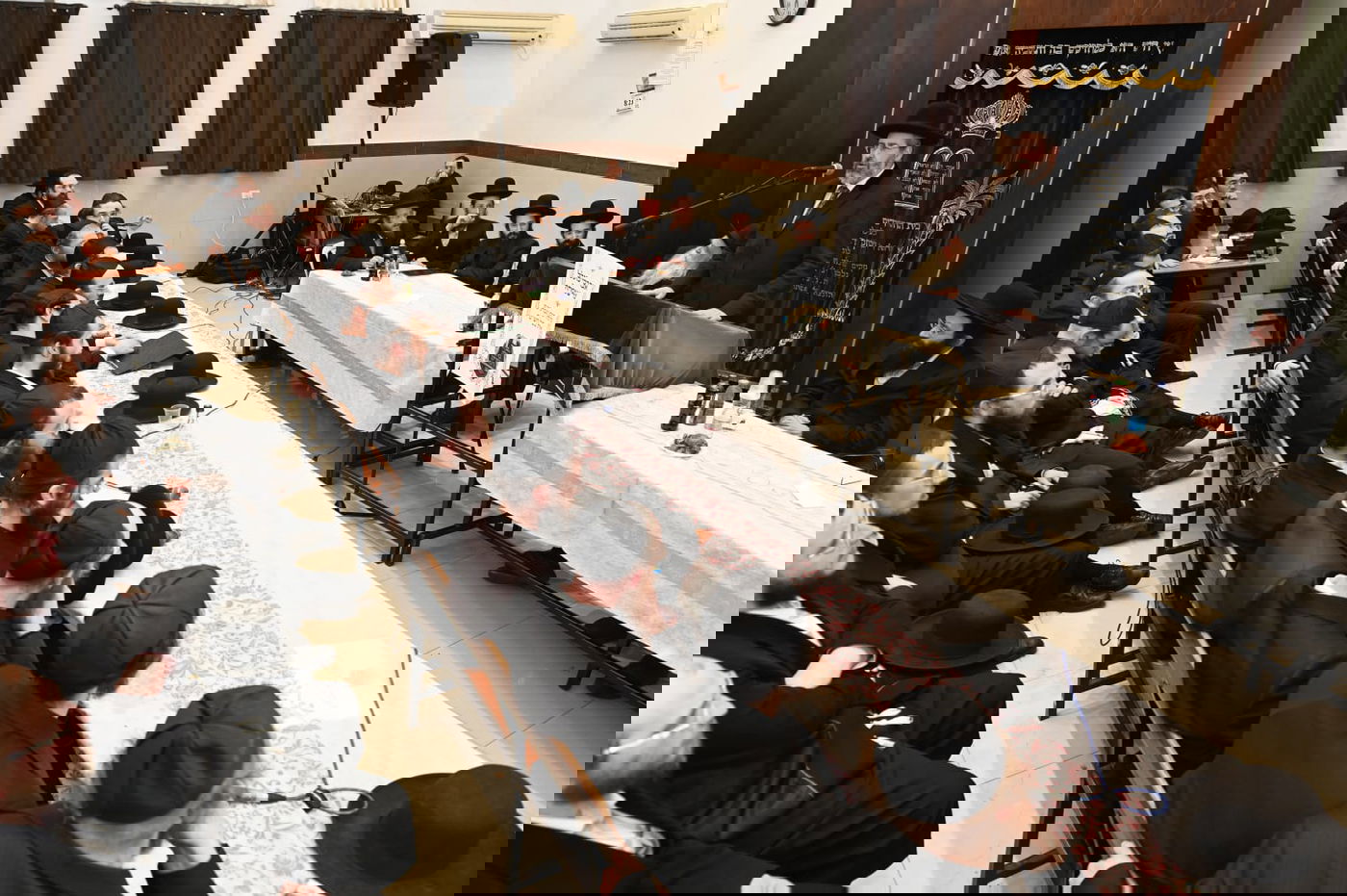 הגר"ד לאו נשא שיעור תורה בכולל גור בערד