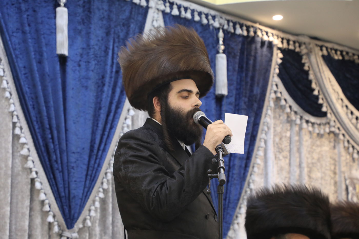 יובל שנים ליסוד הקהילה: בדושינסקיא בב"ב הכניסו ספר תורה