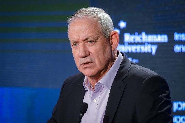 גנץ נפגש עם מלך ירדן "שוחחו על פתרון שתי מדינות"