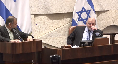 טאהא ועבאס מדברים בערבית