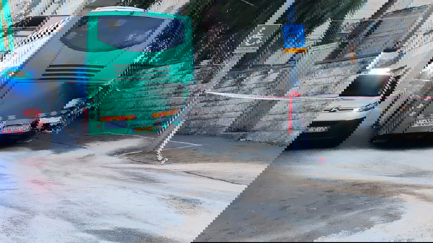 בת 50 ובן 49 נפצעו בינוני מפגיעת אוטובוס