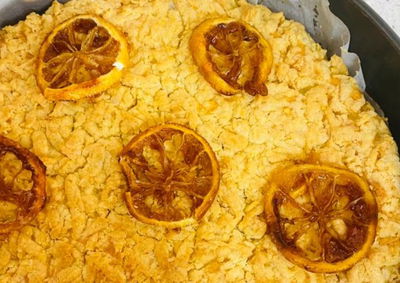 עוגת קרם מסקרפונה והדרים על בצק פריך עם שטרויזל