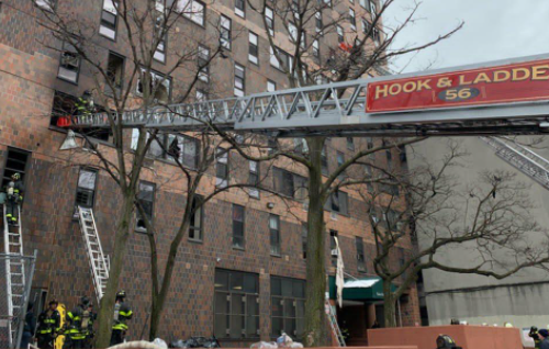 לפחות 19 הרוגים בשריפה בבניין בניו יורק