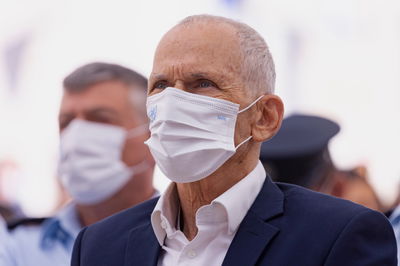 נדבק בקורונה. השר בר-לב