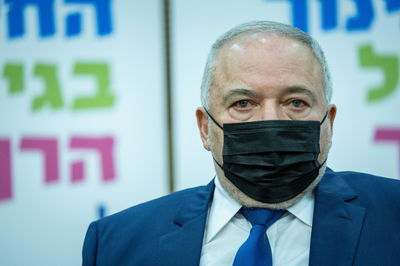 ליברמן הבהיר כי אינו מתכוון לפצות עסקים