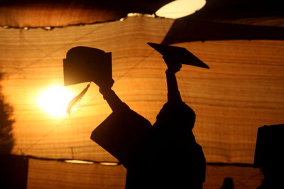 נדרשה יצירתיות רבה מאחורי הקלעים לאפשר לסטודנטים להגיש את הבקשה בקלות ובמהירות.