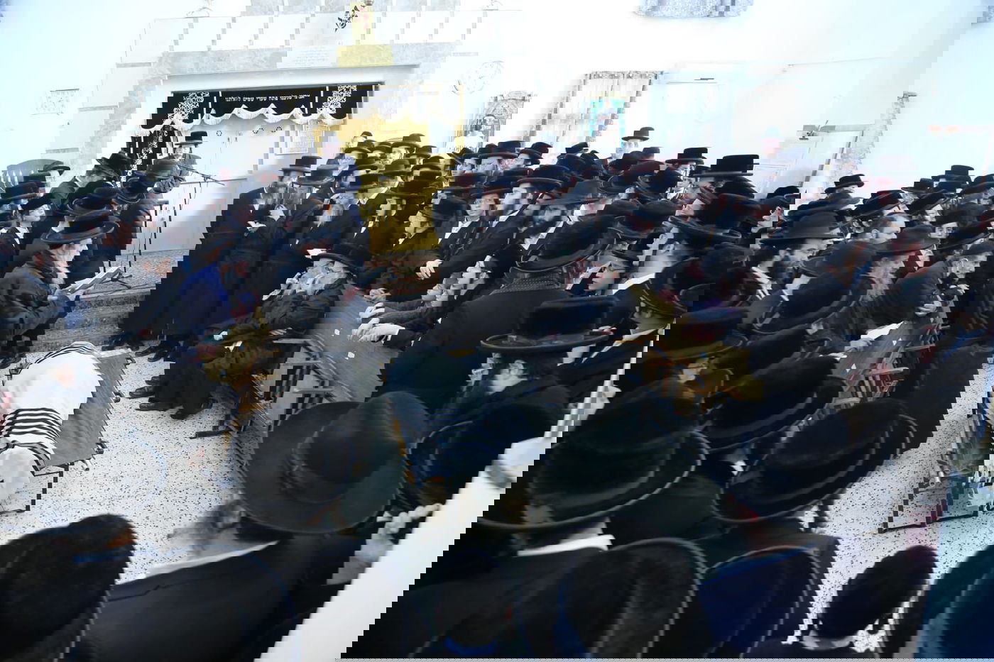 מאות ליוו למנוחות את הגאב"ד הגרי"ח שיינפלד זצ"ל