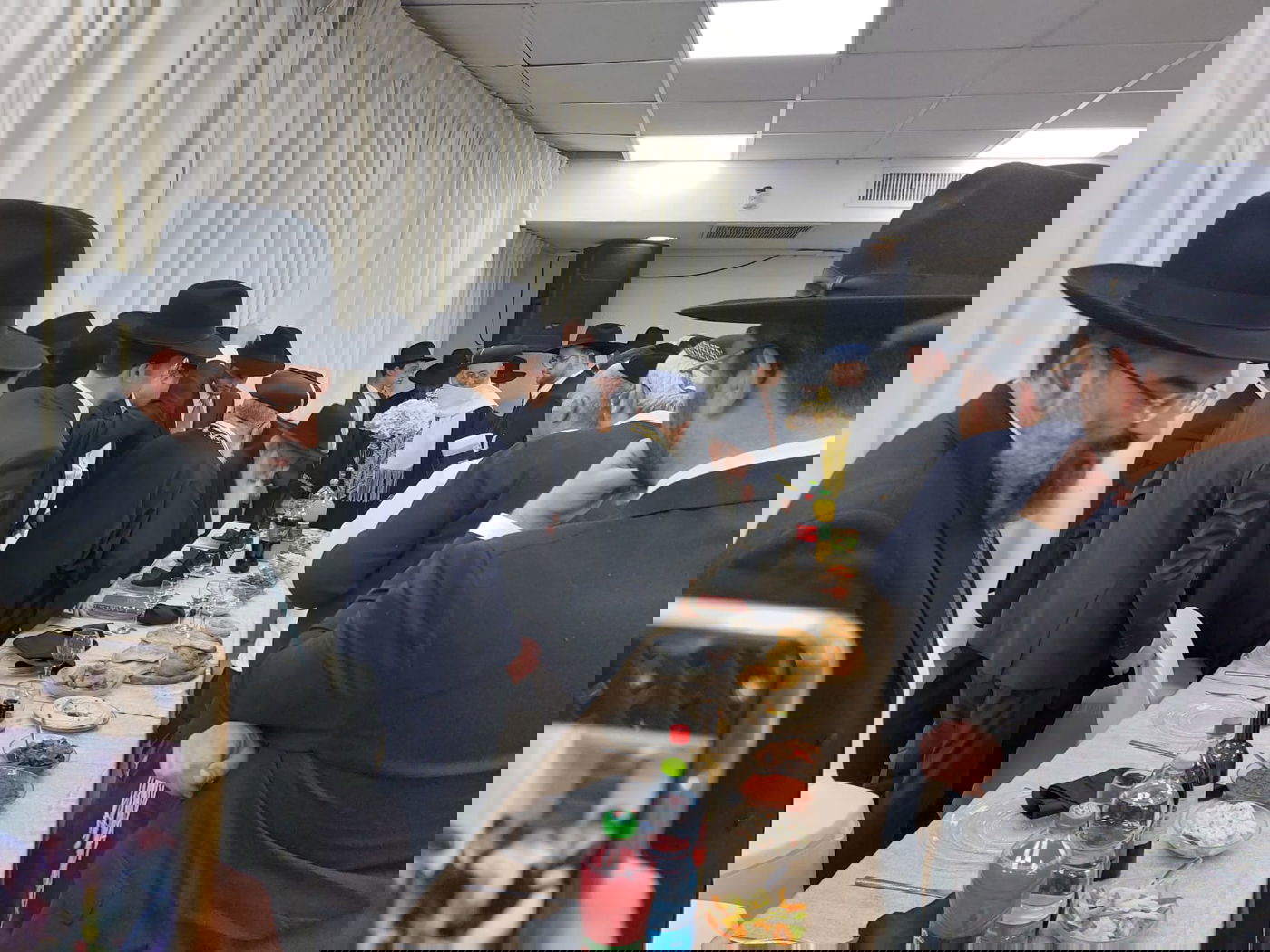 תיעוד: שמחת אירוסי נכד הראשונים לציון