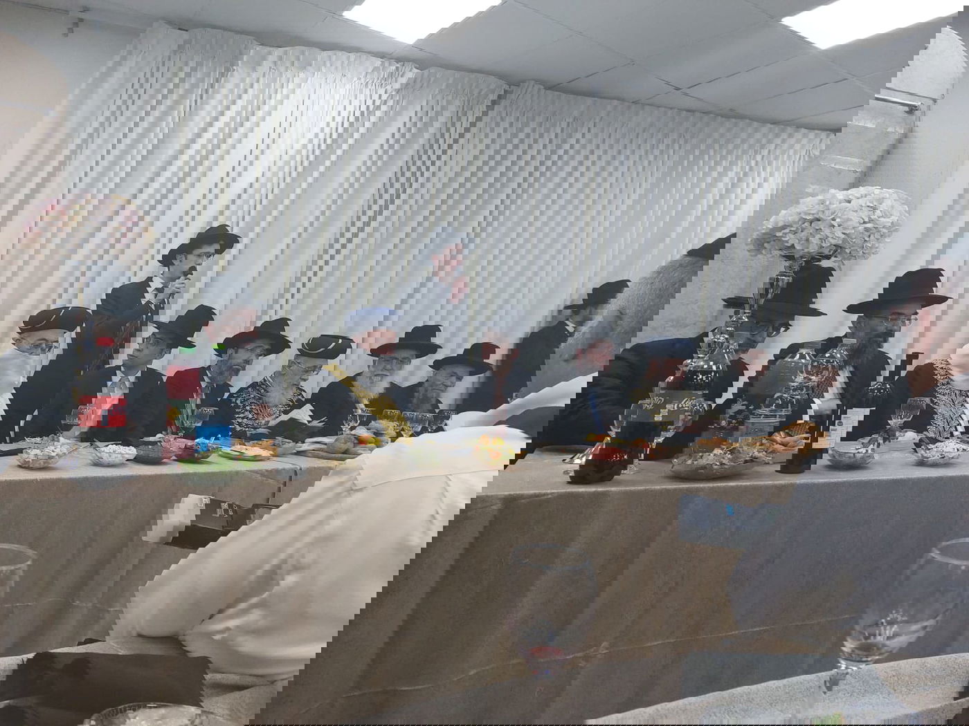 תיעוד: שמחת אירוסי נכד הראשונים לציון