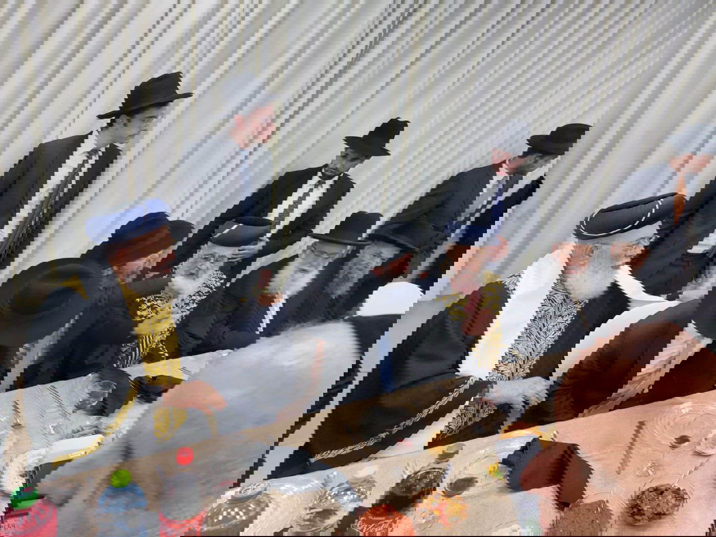 תיעוד: שמחת אירוסי נכד הראשונים לציון