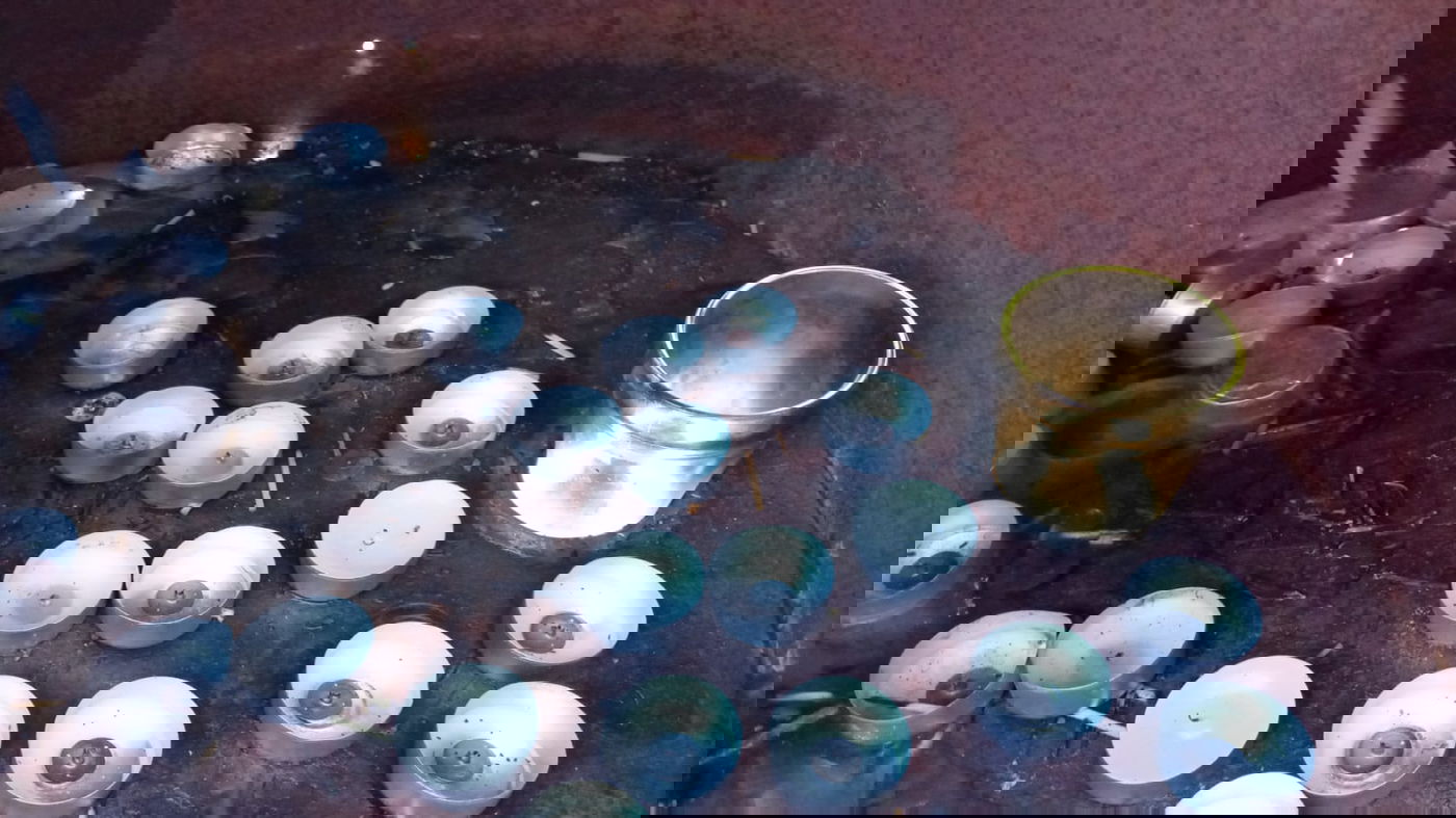 הנרות במתחם הקבר