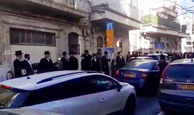 קיצוניים הפגינו וצילומי הסדרה - הופסקו; צפו