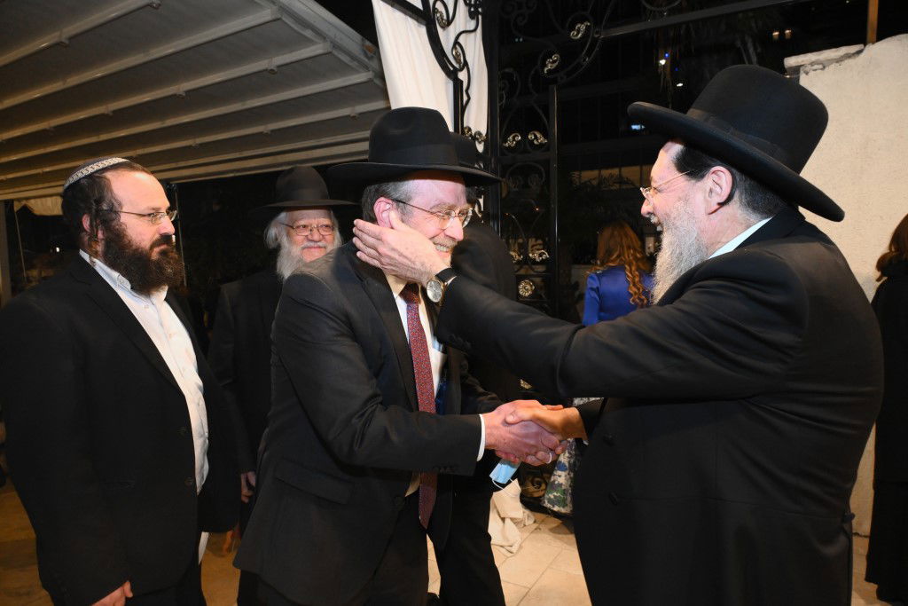 שמחת הפוסק: הגרב"צ הכהן קוק חיתן בת