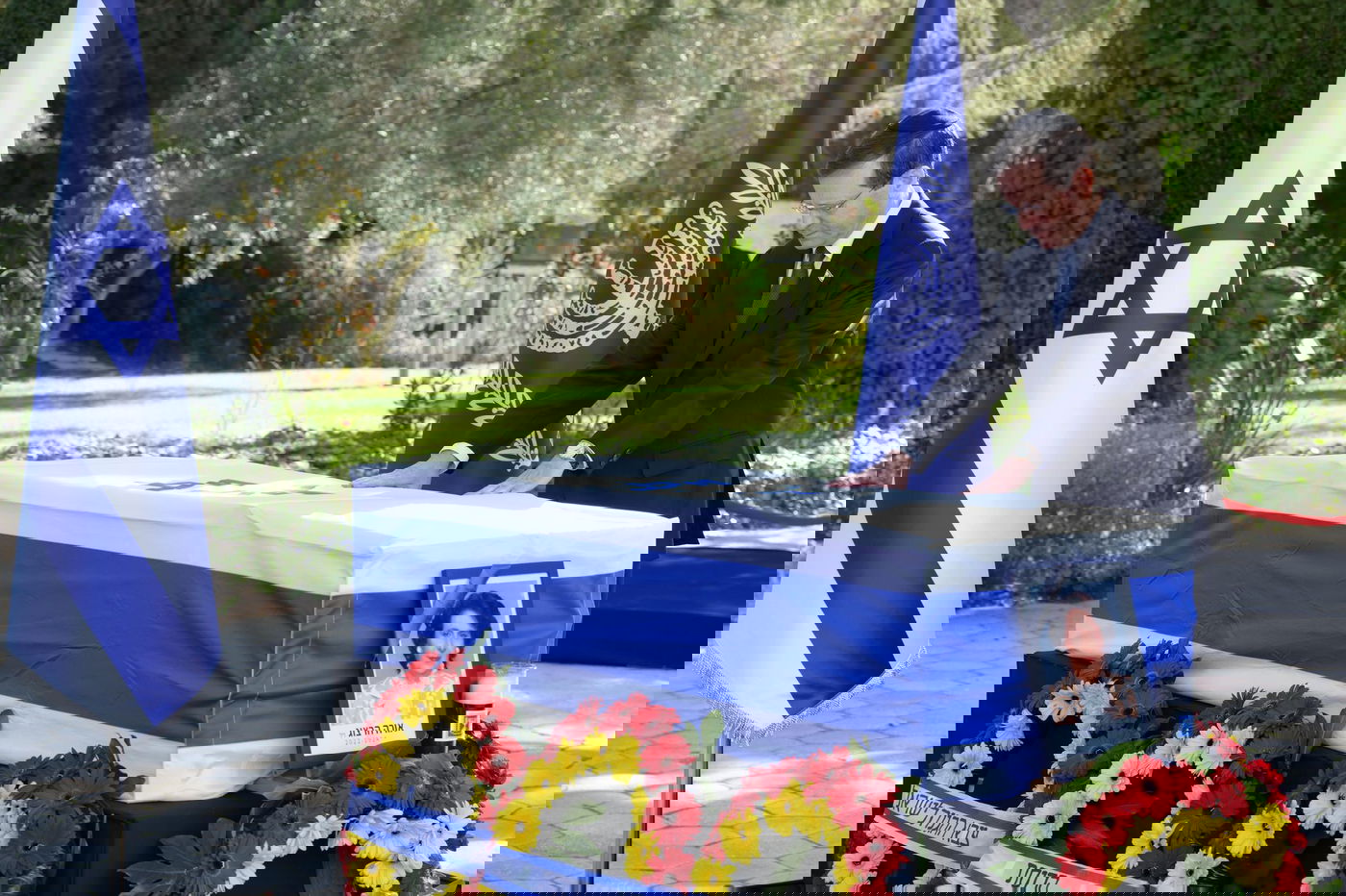 אם ורעיית נשיא המדינה הובאה למנוחות