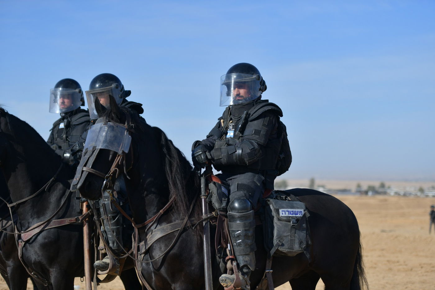 הנטיעות בנגב: 16 עצורים, שוטרים נפצעו