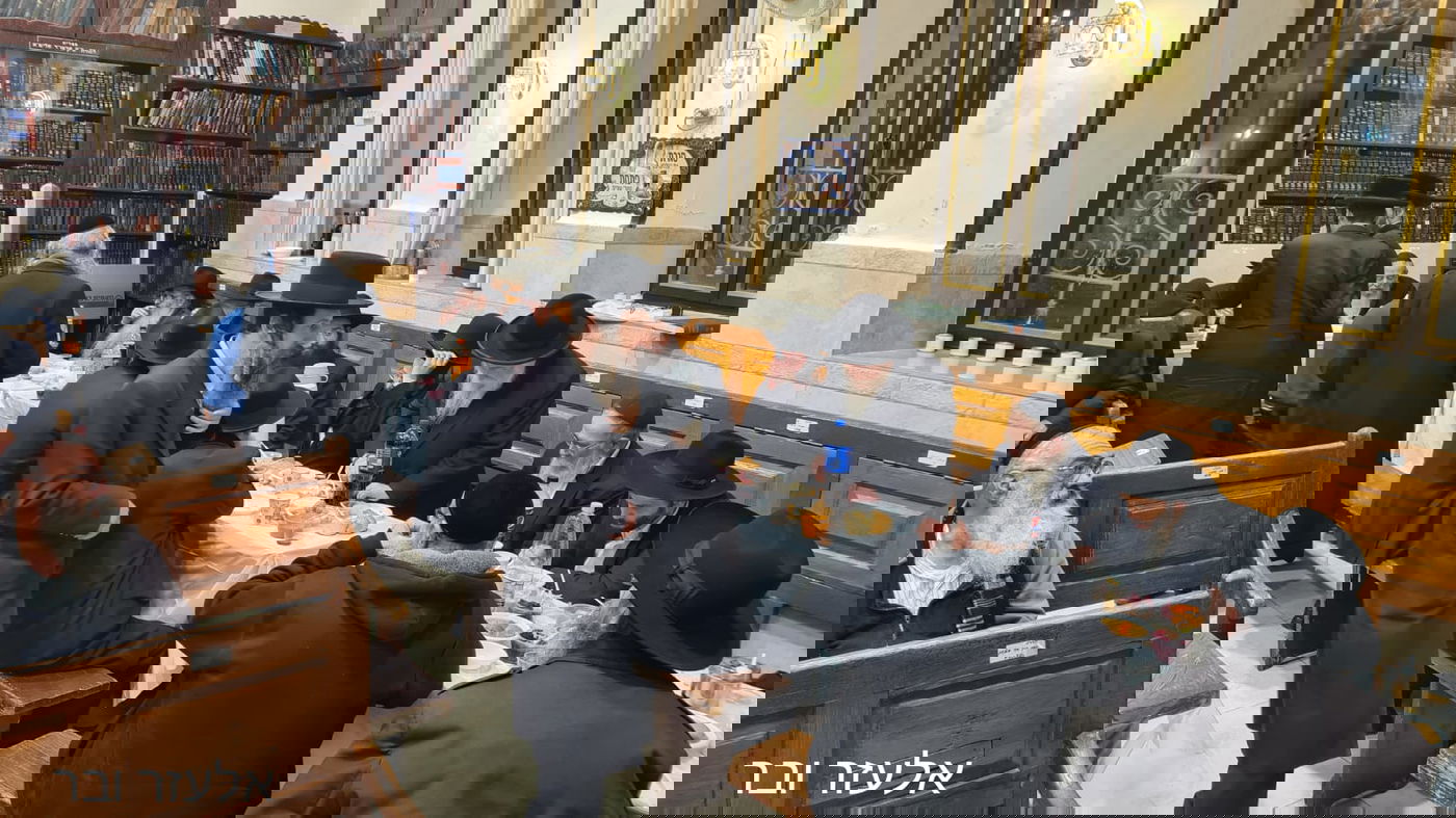 ביום ההילולא: החסידים התוועדו בבית הכנסת המיתולוגי