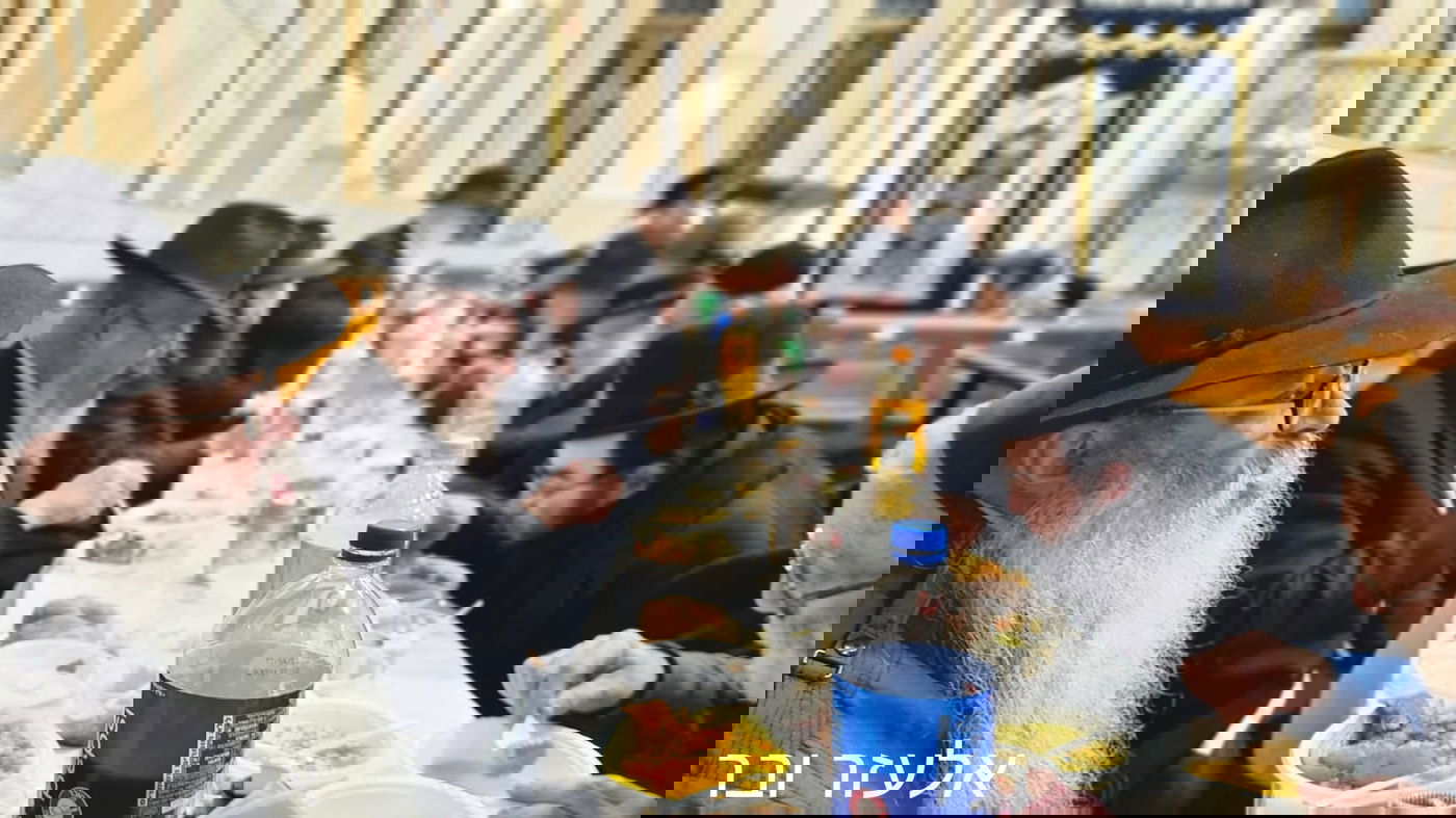 ביום ההילולא: החסידים התוועדו בבית הכנסת המיתולוגי