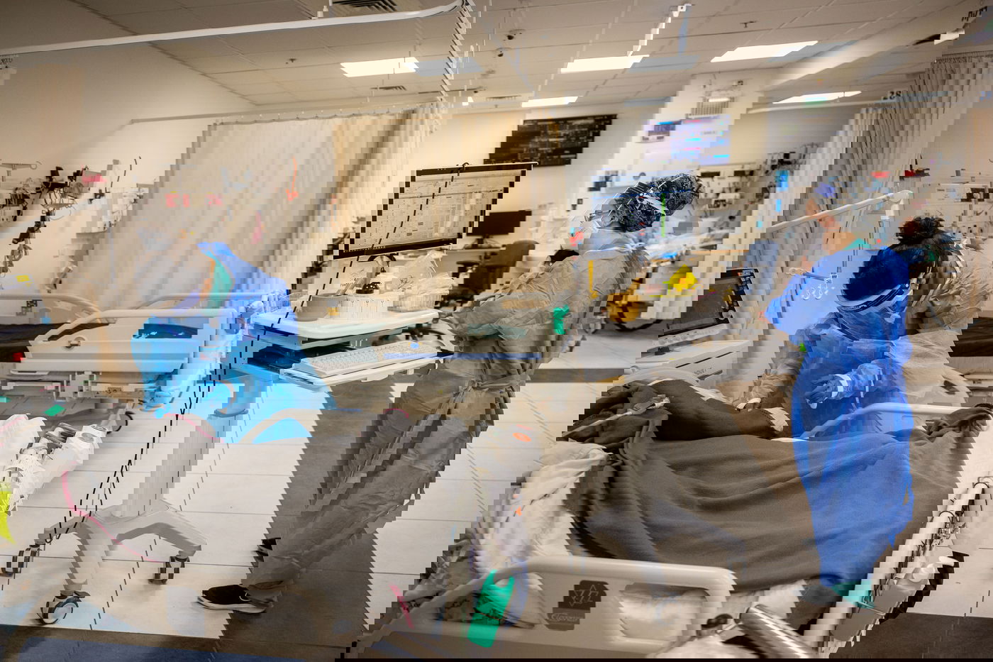 כך נראית הפעילות במחלקת הקורונה; צפו