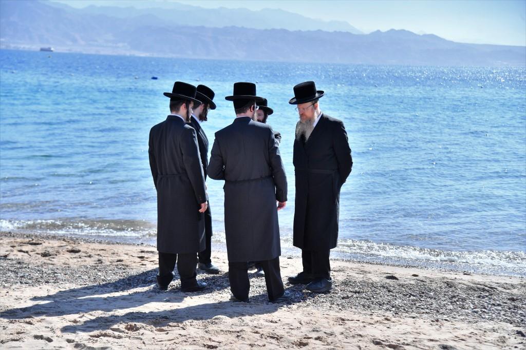 סמוך לאילת: האדמו"ר מויז'ניץ ערך מעמד 'שירת הים'