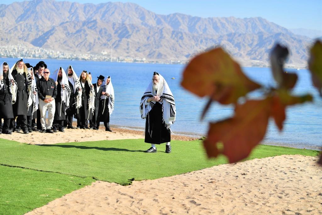 סמוך לאילת: האדמו"ר מויז'ניץ ערך מעמד 'שירת הים'
