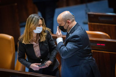 רה"מ בנט ושרת החינוך שאשא ביטון במליאת הכנסת