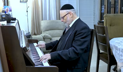 אריה ברונר שר ומדבר על פרשת בשלח פ"ב