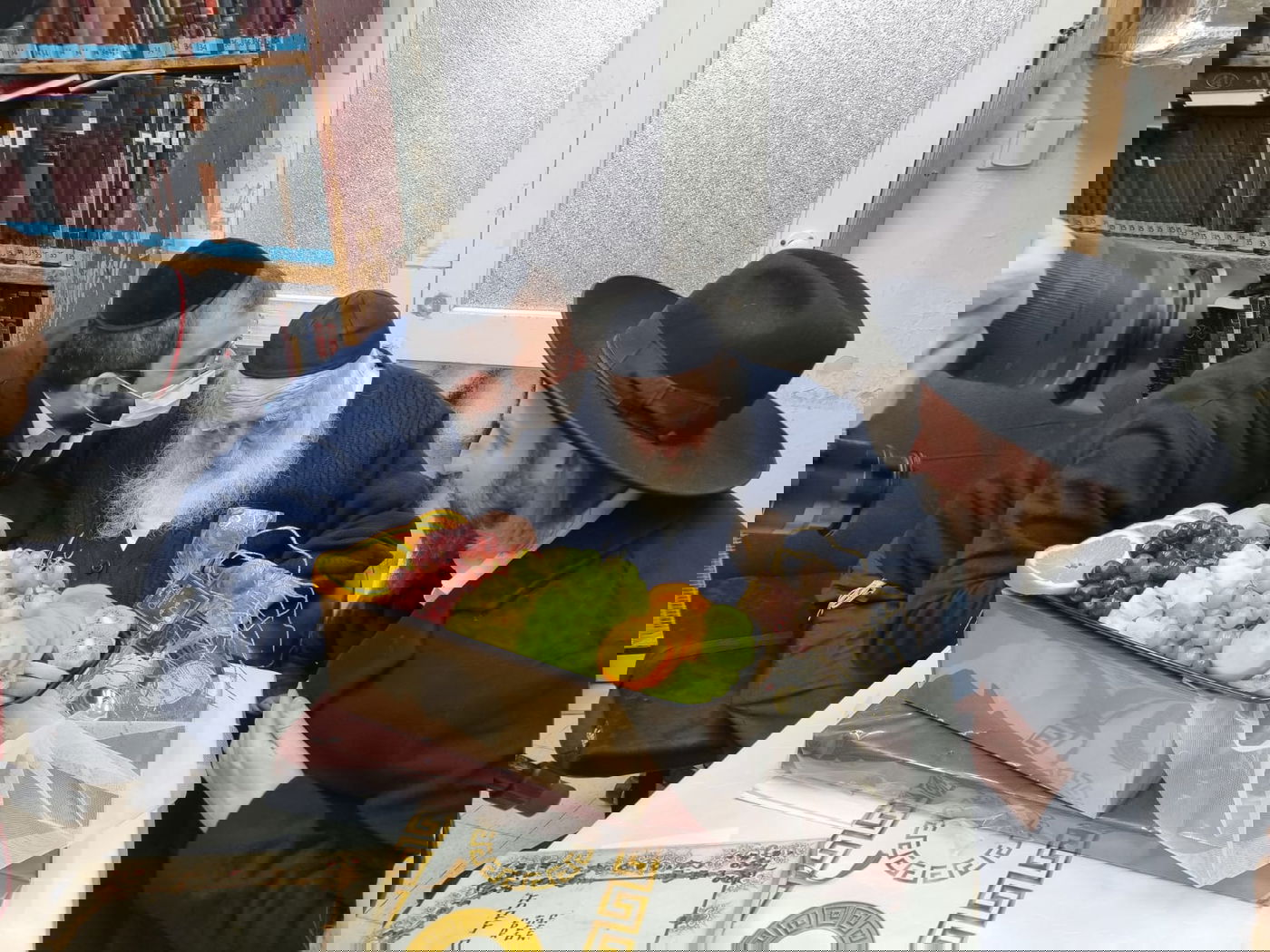 ט"ו בשבט במחיצת מרן הגר"ח קנייבסקי • צפו בתיעוד