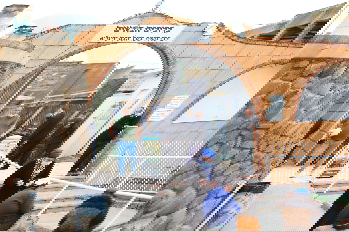 ערב ט"ו בשבט בקבר רבי מאיר בעל הנס • תיעוד