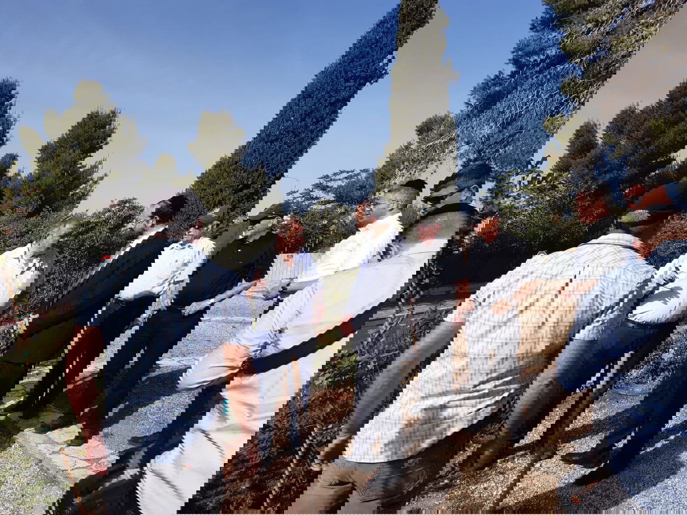 חברי הוועדה בסיורים ופגישות ביישוב