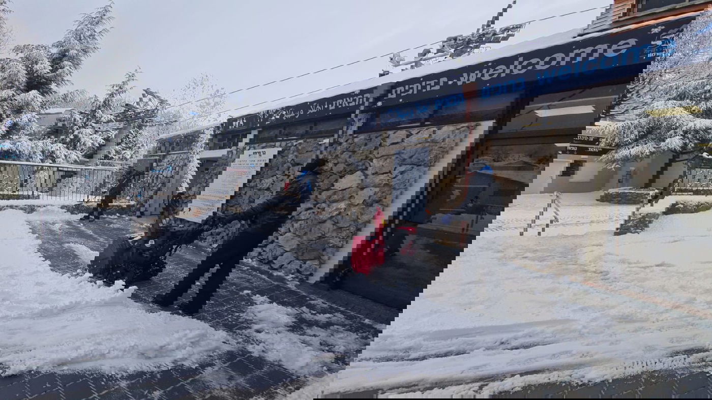 הבוקר בחרמון: השלג יורד לסירוגין • תיעוד