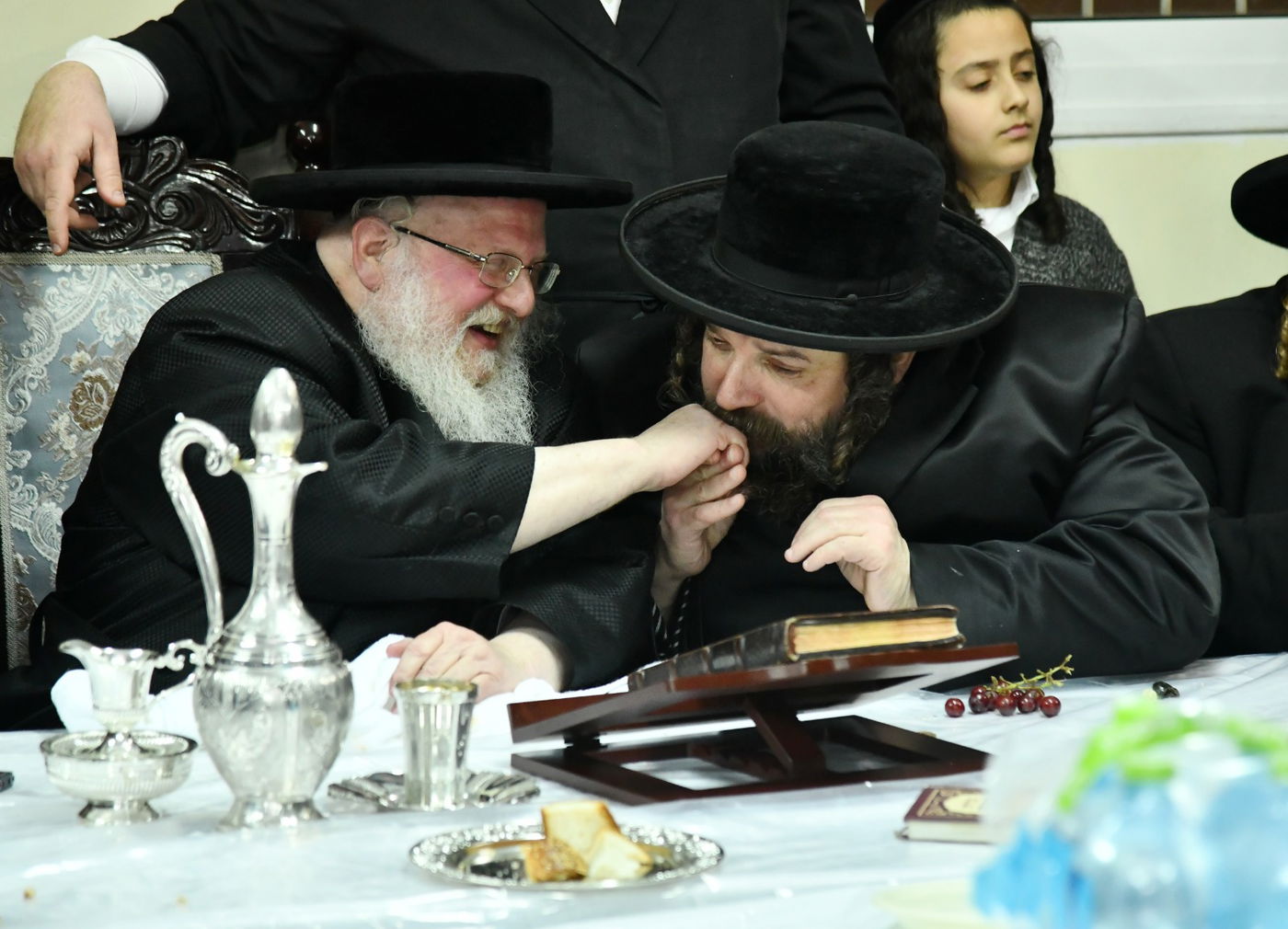 במהלך ה'טיש': הרבי מסאסוב הכתיר את בנו לרב ביהמ"ד