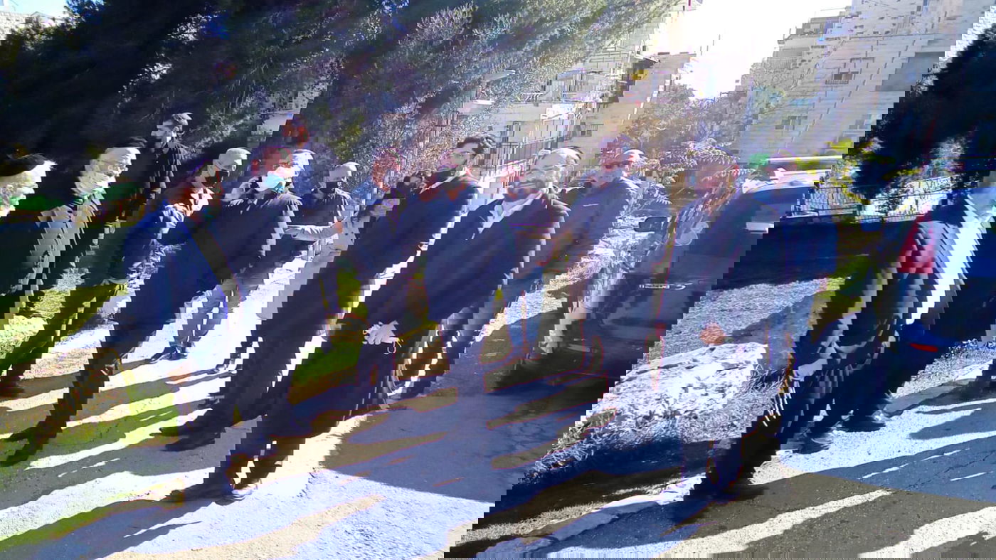 עם פנקס: רה"ע סייר ברמות - ורשם את התיקונים