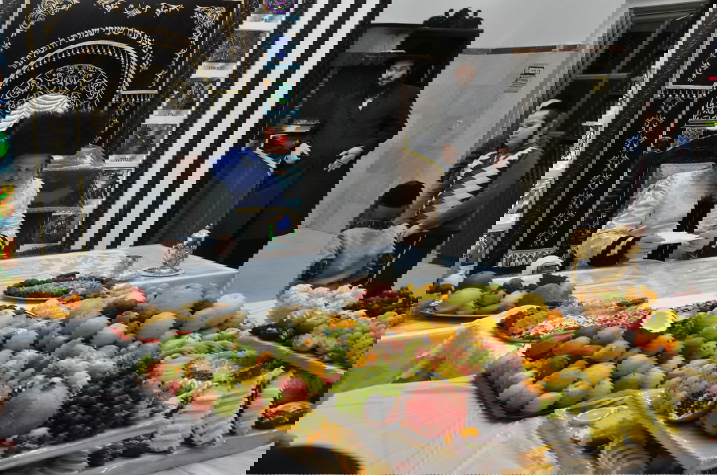 דברי תורה וחלוקת פירות: ט"ו בשבט בנדבורנה-ביתר